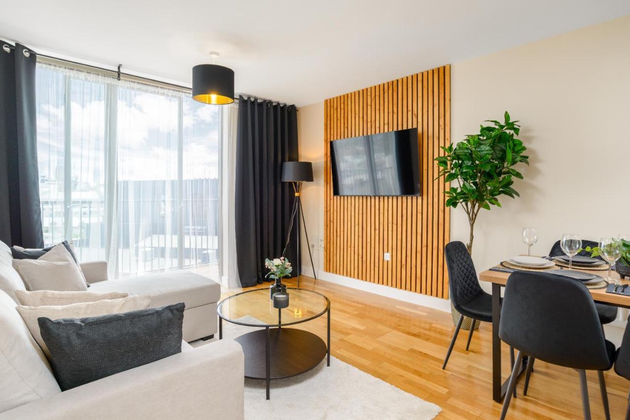 Premium Apartment - Allocated Parking - Great Location Plymouth Esterno foto