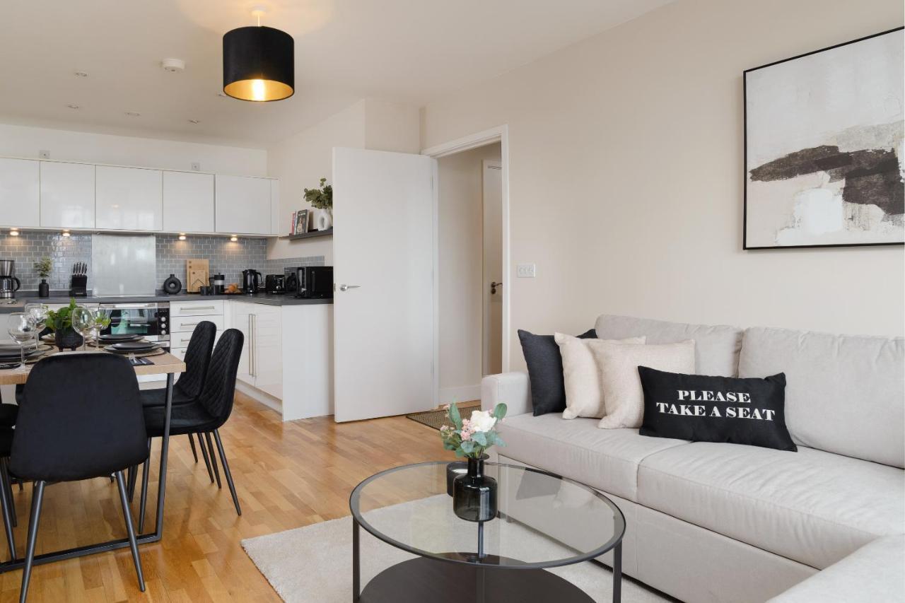 Premium Apartment - Allocated Parking - Great Location Plymouth Esterno foto