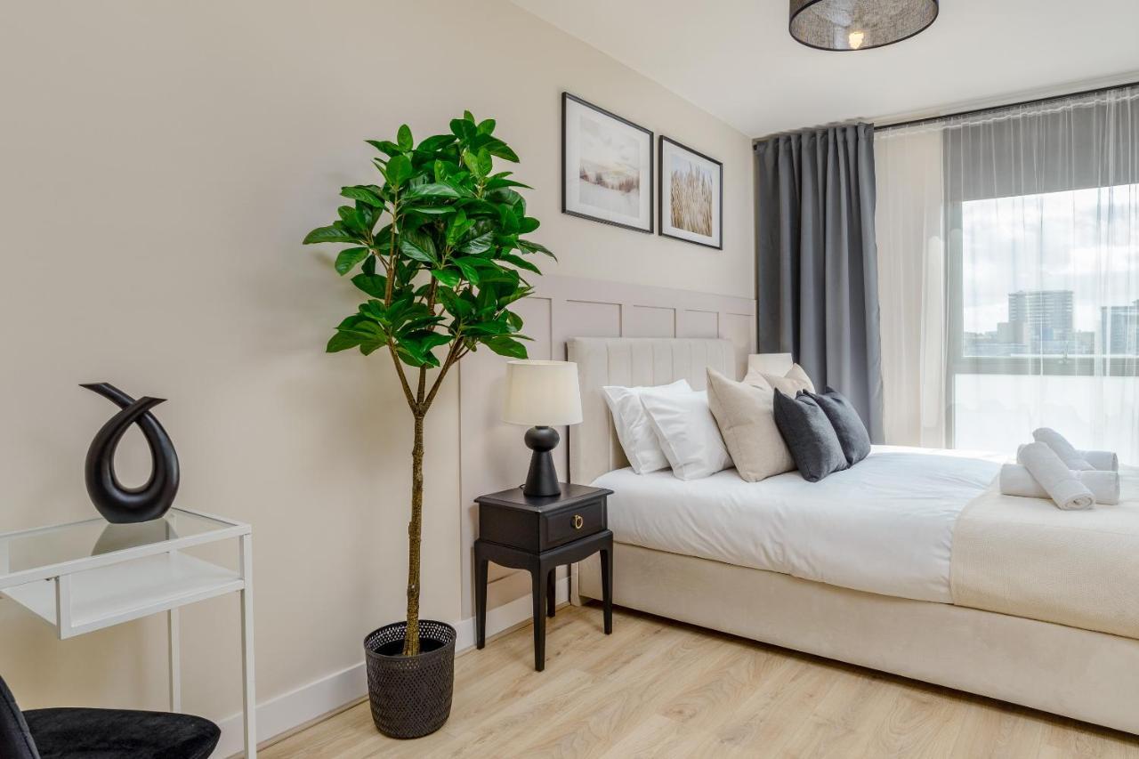 Premium Apartment - Allocated Parking - Great Location Plymouth Esterno foto