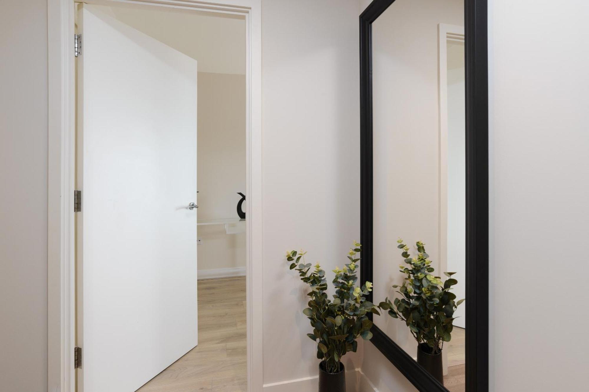 Premium Apartment - Allocated Parking - Great Location Plymouth Esterno foto